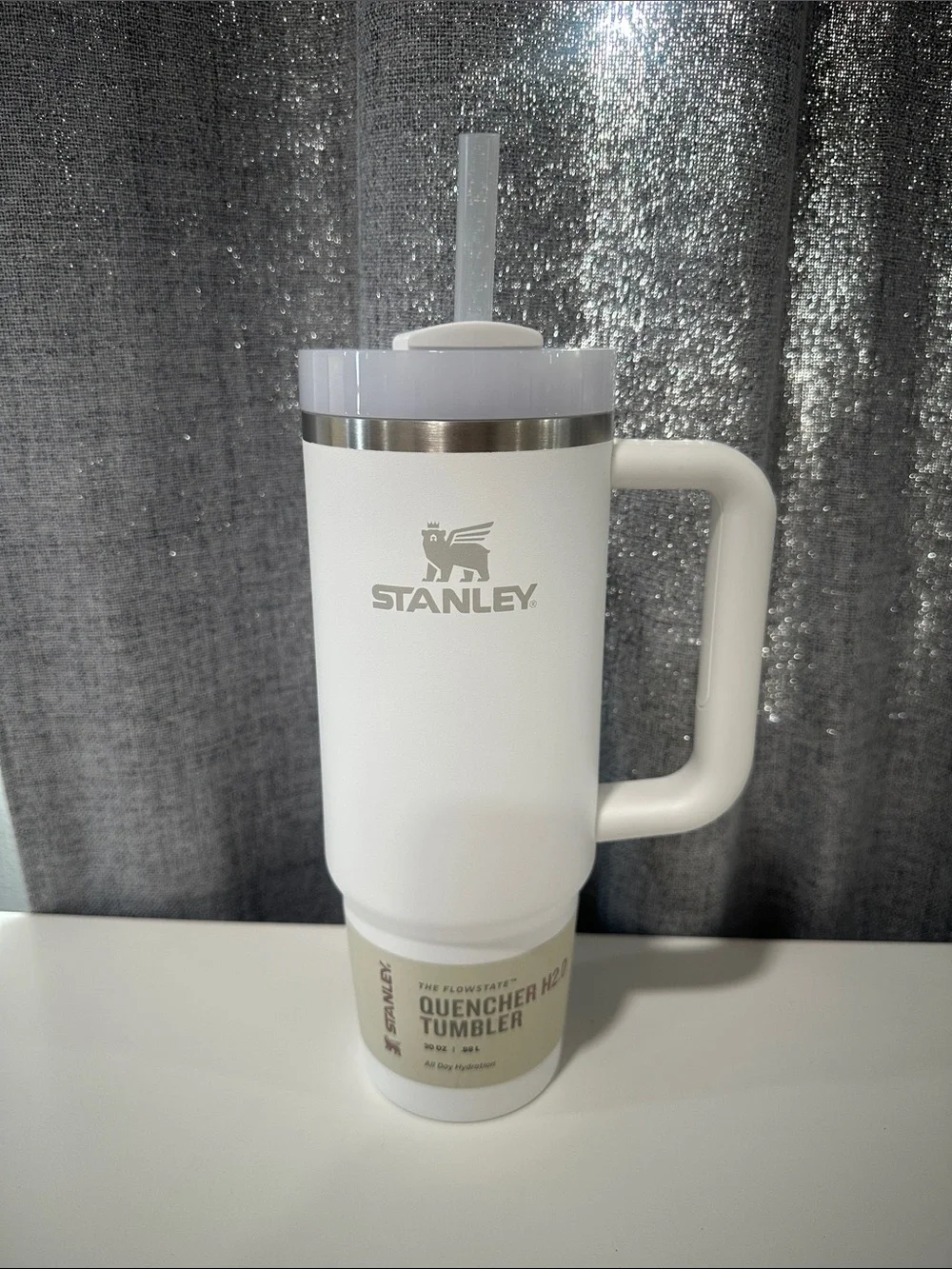 Stanley White Travel Mug with Handle and Straw Lid. 30oz. NWT.